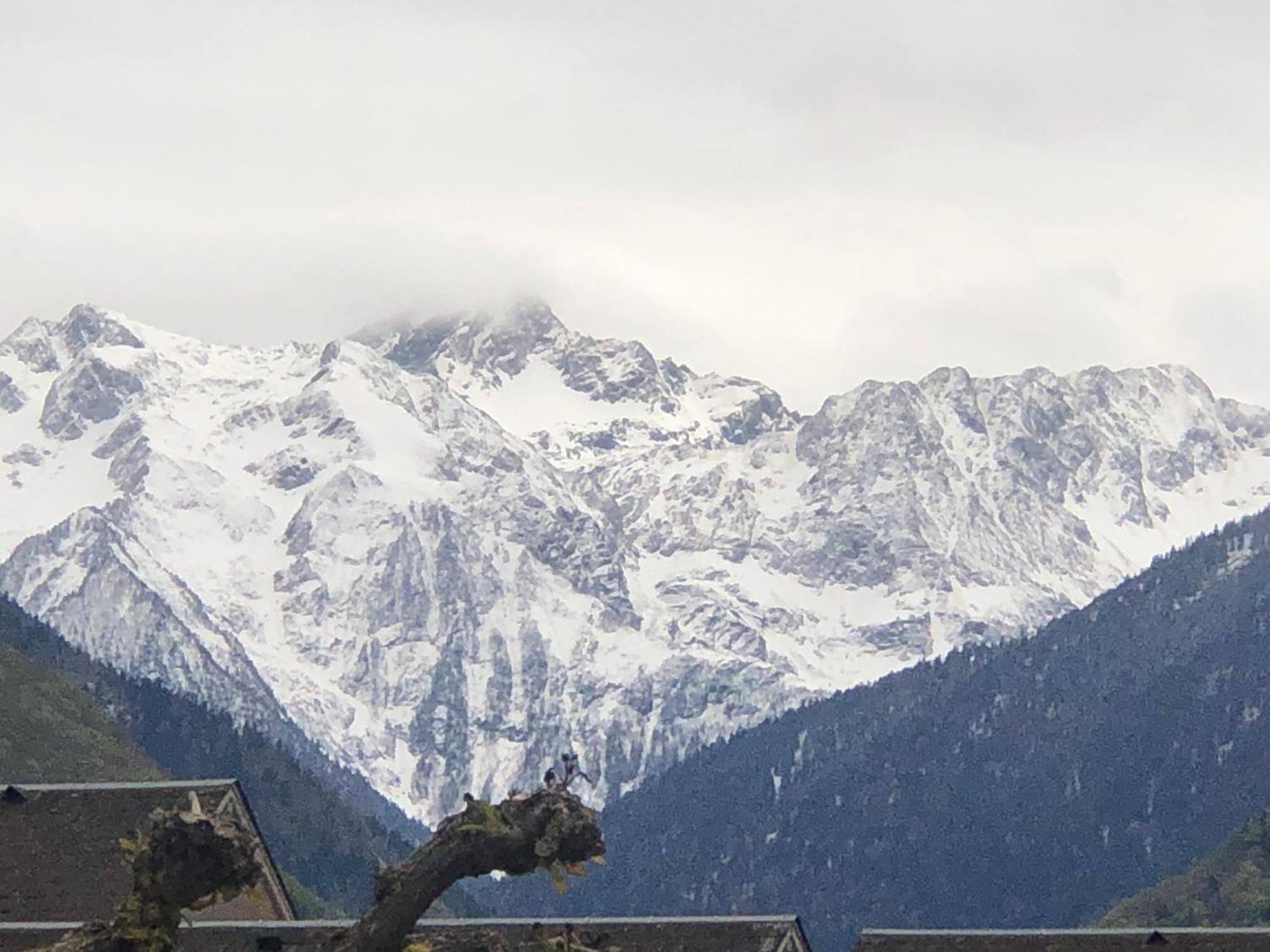 Appart T 3 Bagneres-De-Luchon Vue Montagne - Piscine Mi Juin Extérieur photo